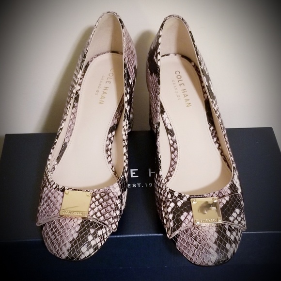 cole haan women's tali bow pump